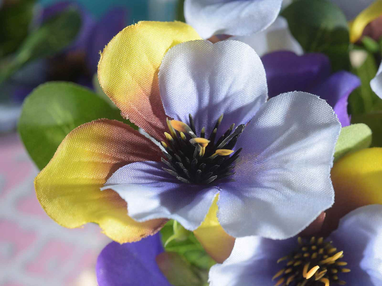 Mazzo di violette del pensiero artificiali