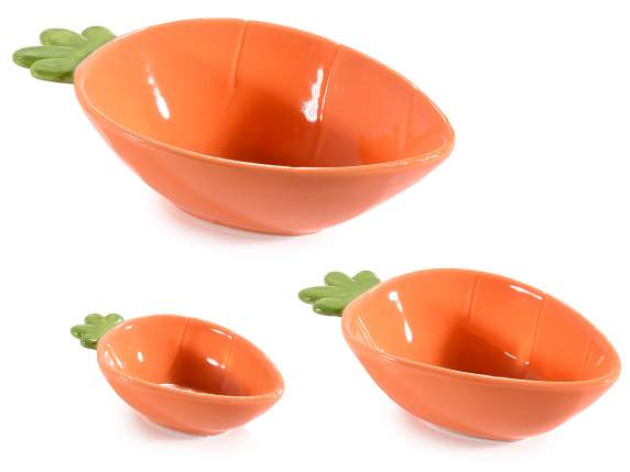 contenitori a carota in ceramica con dettagli incisi