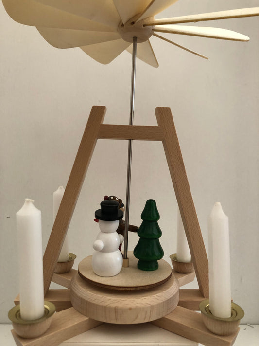 pyramide in legno
