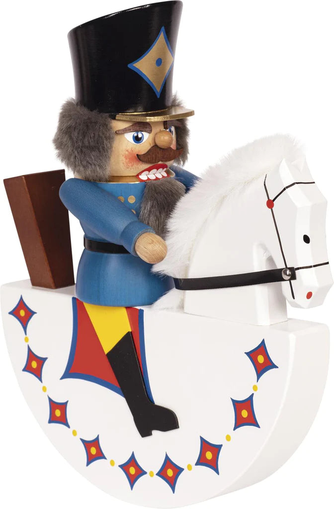 schiaccianoci con cavallo a dondolo